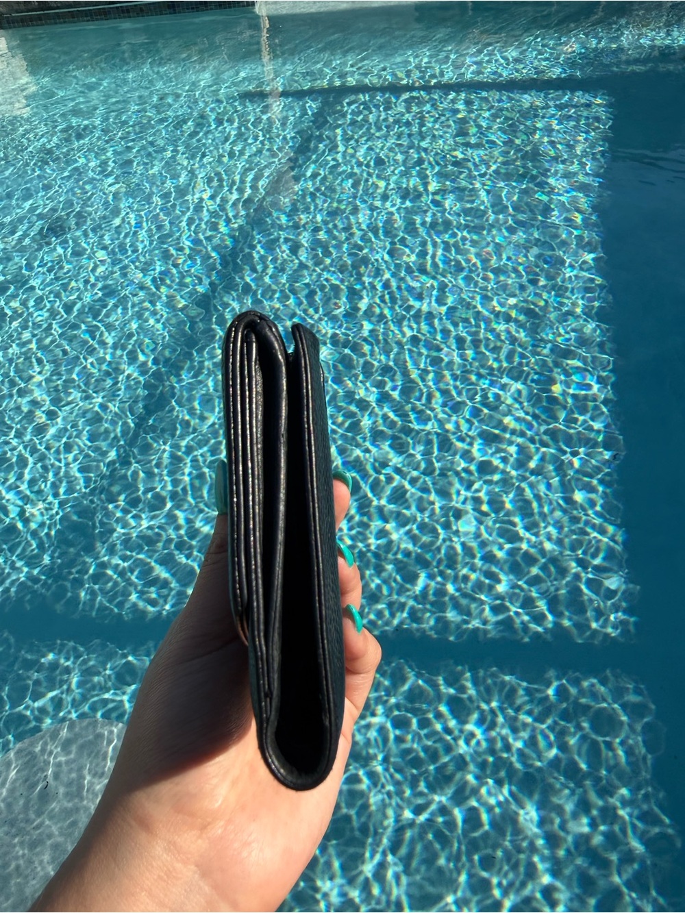 Vintage Chanel Black Caviar Leather Bifold Wallet 🖤 - Picture 4 of 13